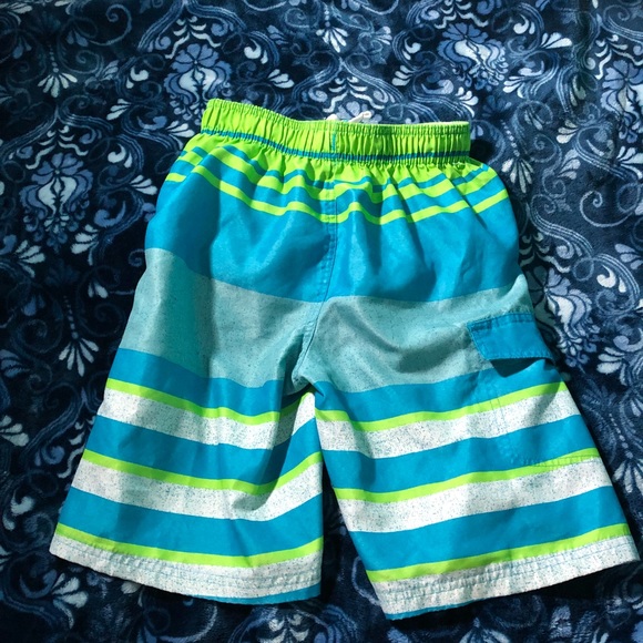 Short. - Picture 2 of 3